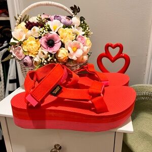 TEVA Flatform Universal Sandals